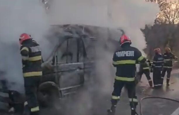 Incendiu microbuz / arhiva