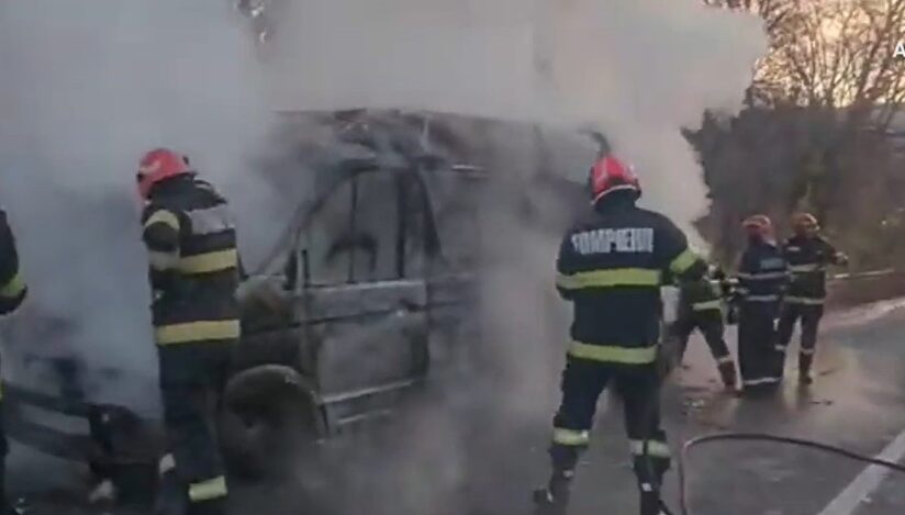 Incendiu microbuz / arhiva