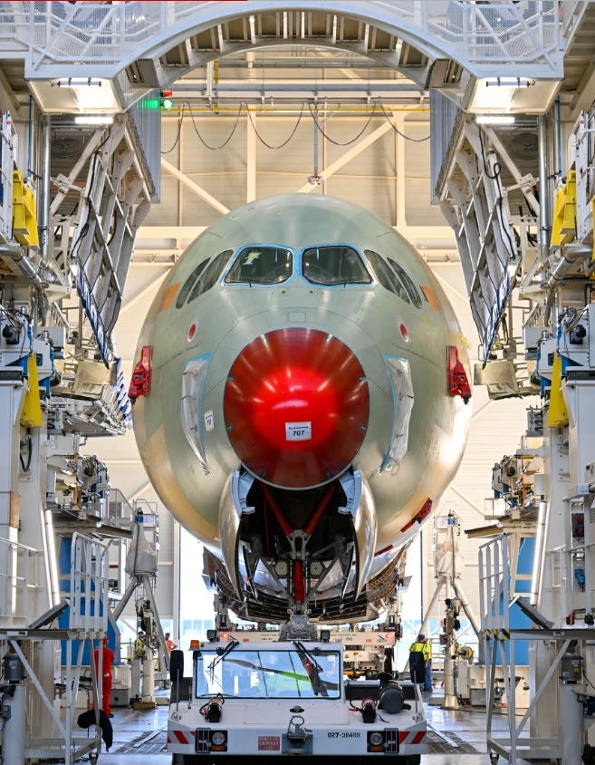 Primele imagini cu avionul care va zbura fără escală din Sydney către Londra și New York. Pasagerii pot vedea două răsărituri