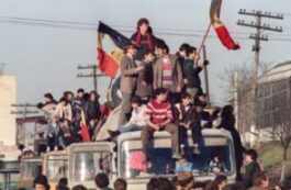 Marș memorial pentru eroii Revoluției. Manifestanții, revoltați de tergiversarea dosarului victimelor din 1989