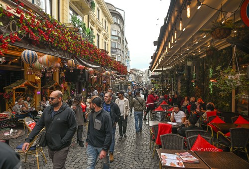 Turiștii care vizitează Bucureștiul vor plăti o taxă de 10 lei pe noapte din 2026