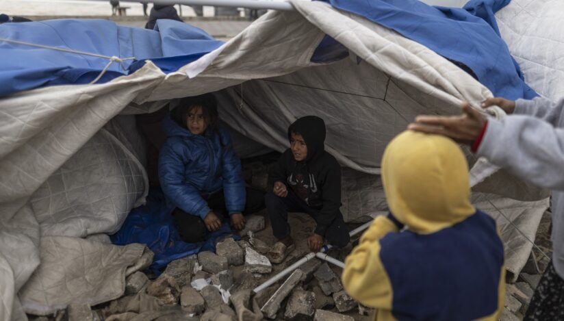 Furtună violentă în Gaza: ‘Am supraviețuit lunilor de bombardamente, dar acum ploaia ne termină’