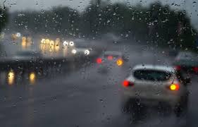 Vreme mai caldă în Capitală, sâmbătă, dar se răceşte şi plouă în următoarele două zile