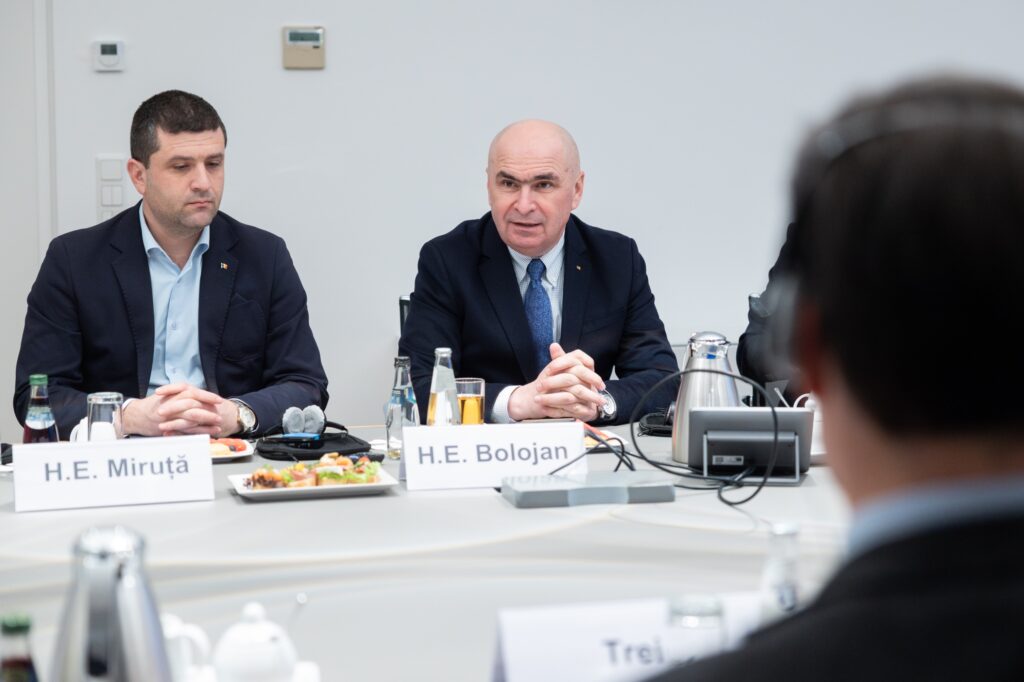 Premierul Ilie Bolojan a început astăzi o vizită în Germania, la invitația cancelarului german Friedrich Merz