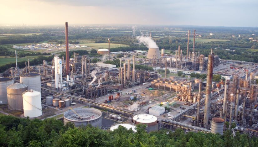 Trump pune mâna pe petrolul venezuelean, dar factura este uriașă