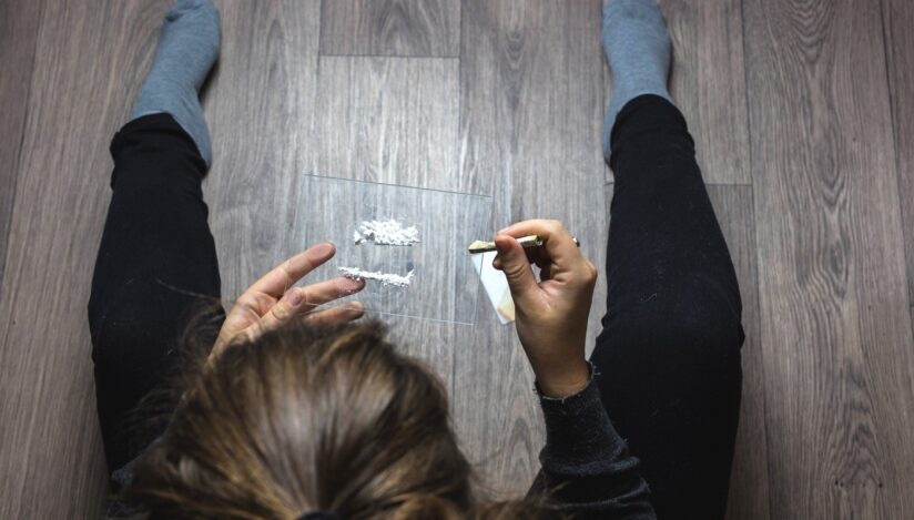 De la experiment la supradoză. Ce dureri ascunde, de fapt, consumul de droguri în rândul tinerilor