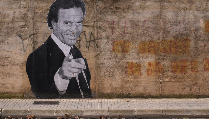 Amnesty International: Plângerea împotriva lui Julio Iglesias vizează fapte de „trafic de persoane” şi „delicte sexuale”