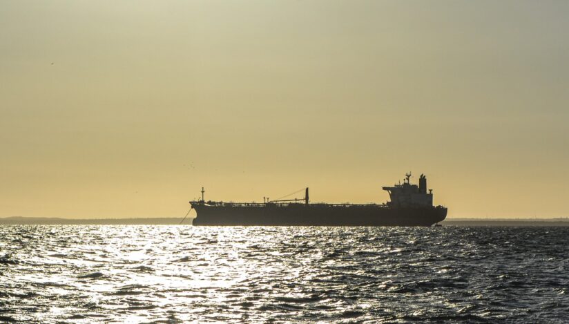 Peste 10 petroliere încărcate, cu sistemele de monitorizare oprite, au părăsit Venezuela, potrivit Tankertrackers.com