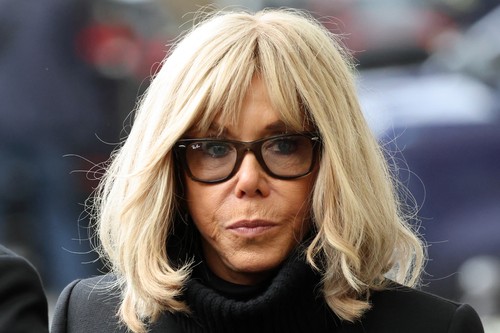 Zece persoane au fost condamnate pentru că au răspândit afirmații false conform cărora Brigitte Macron ar fi bărbat