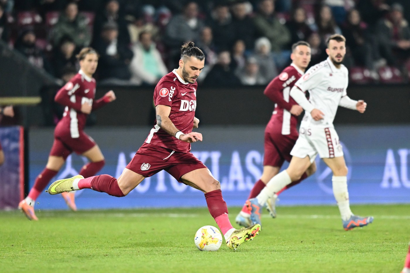 Rapid eliminată din Cupa României la fotbal după 1-1 cu CFR Cluj