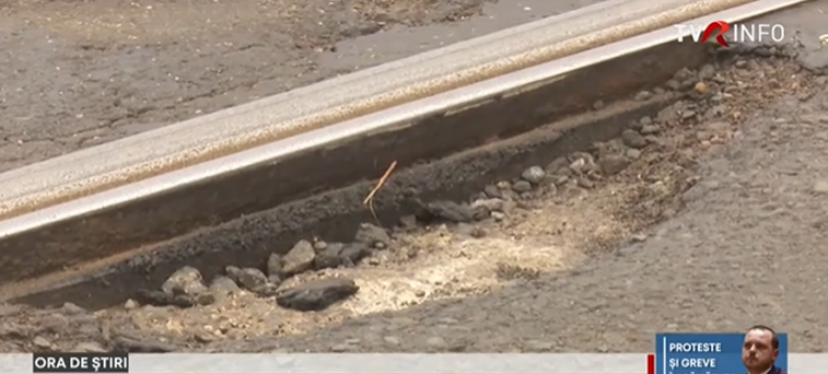 Gropi peste tot după iarnă, în București: șoferii își strică mașinile, specialiștii acuză lucrările de mântuială