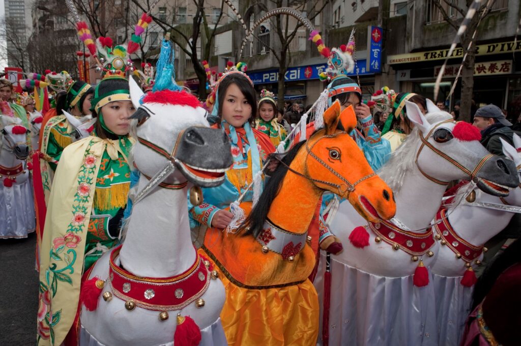 Începe Anul Calului de foc. Nu e important să alergi cel mai repede, e important să rămâi în cursă. Este anul celor care se mișcă primii și se adaptează pe parcurs