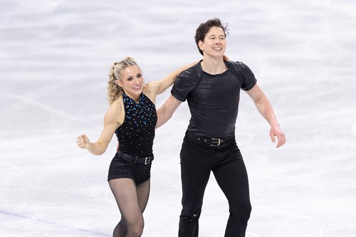 Un patinator și-a revăzut după 4 ani, la Jocurile Olimpice, familia rămasă în Ucraina devastată de război