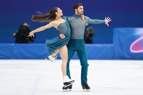 O arbitră franceză este acuzată că a fost părtinitoare în acordarea notelor în finala la dans pe gheață și a ajutat perechea Fournier Beaudry- Cizeron să câștige aurul olimpic