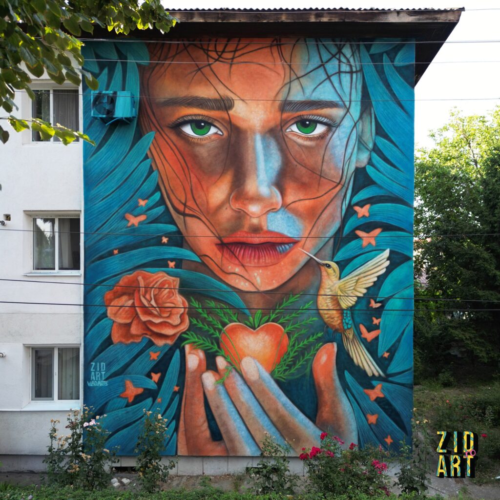 Cu cele 71 de blocuri colorate, Bacăul este orașul din România cu cea mai mare densitate de picturi murale pe kilometru pătrat