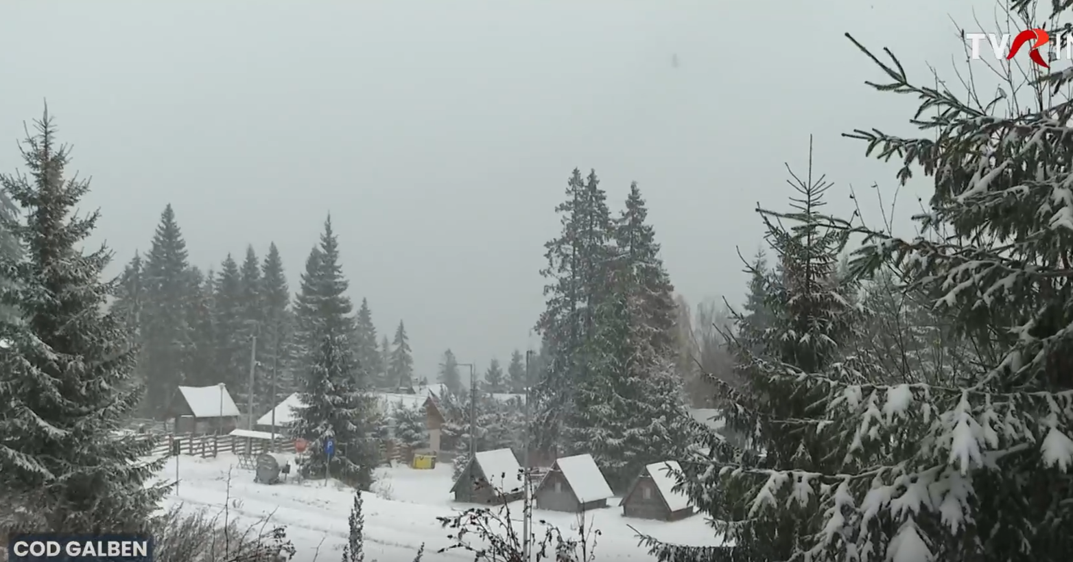 Ninsori și viscol la munte, ploi torențiale în restul țării. Stratul de zăpadă ar putea depăși 50 cm în unele zone