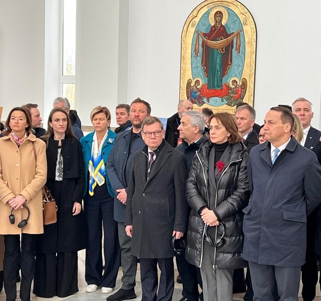 Oana Ţoiu, la Bucea: Victimele nu vor fi uitate niciodată. Oficialul român participă la reuniunea informală a CAE, la Kiev