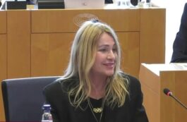 “Sigur vine Nadia”? Victor Negrescu, despre omagierea gimnastei în Parlamentul European: Am avut o sală arhiplină, au stat oamenii și în picioare să o asculte