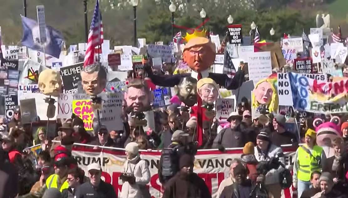 Cel puţin opt milioane de persoane au participat la marşurile anti-Trump “Fără regi”