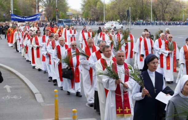 Procesiune de Florii organizată de Arhiepiscopia Romano-Catolică de Bucureşti / arcb.ro