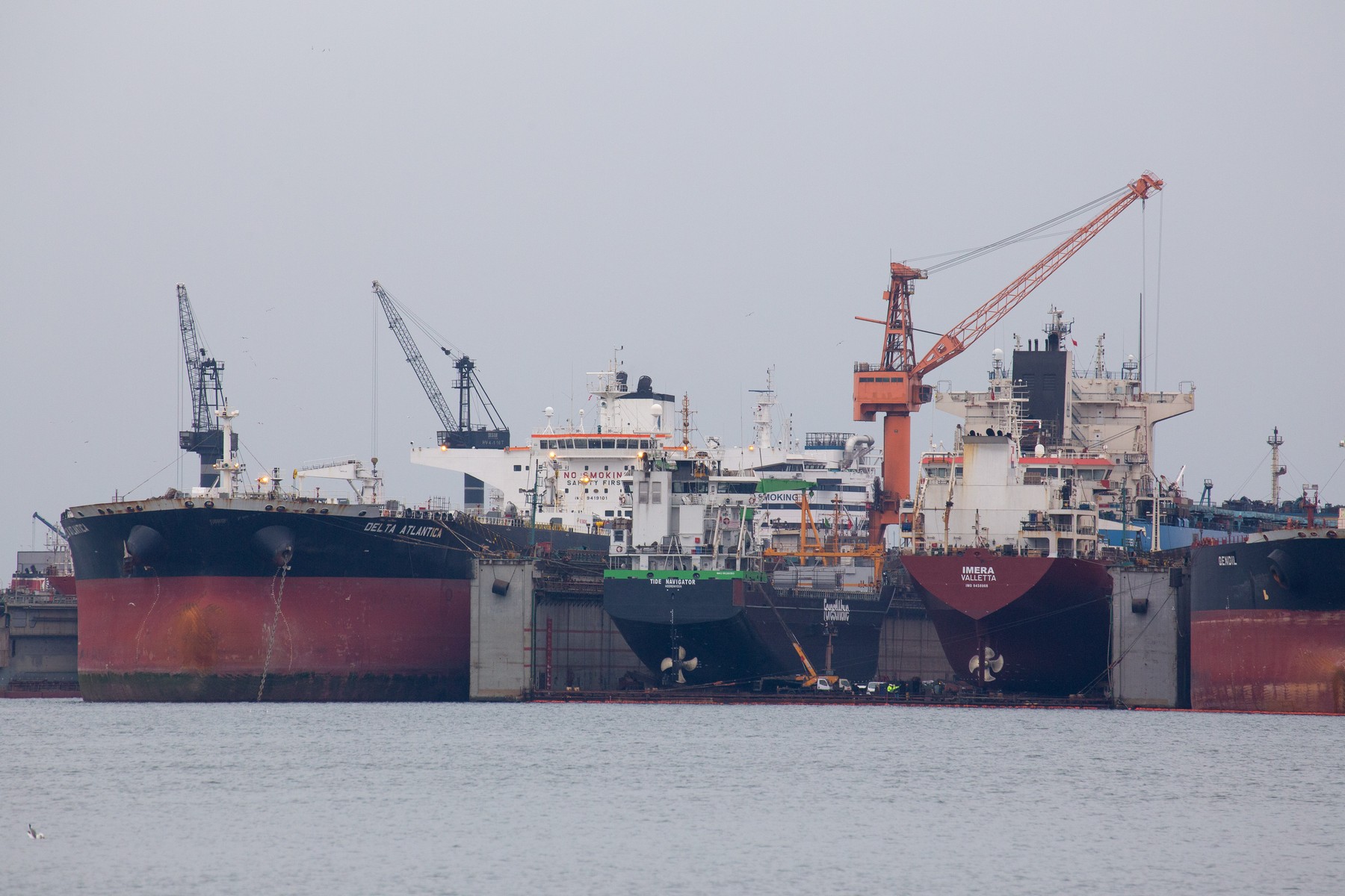 CNN: Iranul ține economia mondială ostatică. Armistițiul lui Trump îi demonstrează influența