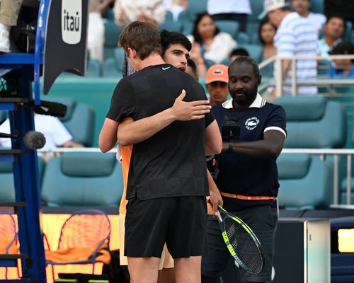 Liderul ATP, Carlos Alcaraz, învins de Sebastian Korda la Miami