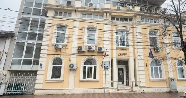 Doi frați minori din Constanța, bătuți de părinți, au obținut ordin de restricție împotriva acestora. Tatăl violent a fost arestat preventiv