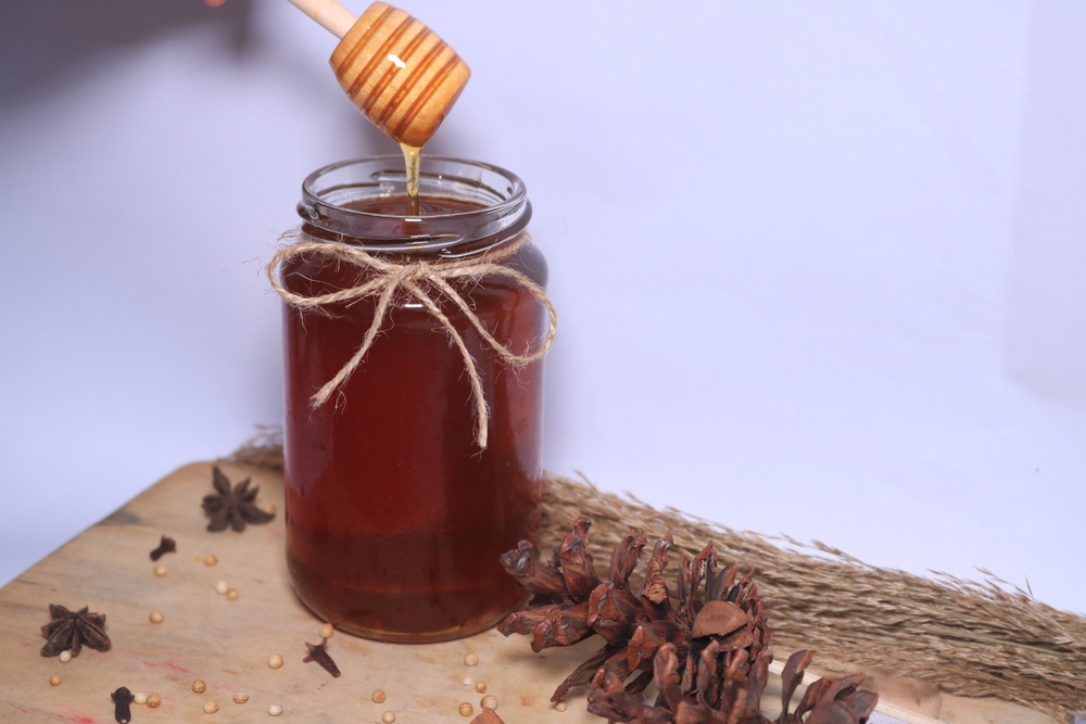 (P) Cum recunoști mierea de mană autentică și care sunt avantajele sale