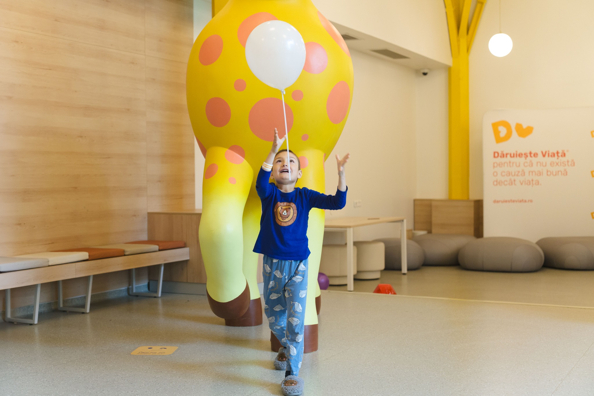 Trei mii de copii trataţi la Marie Curie, în doi ani, la unicul spital din țară construit doar din donațiile românilor