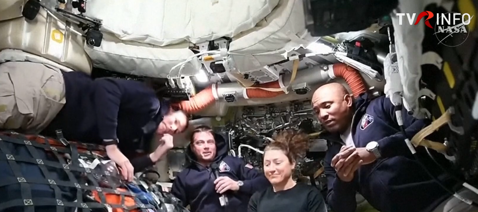 Astronauții misiunii Artemis II au părăsit orbita Pământului și se îndreaptă spre Lună