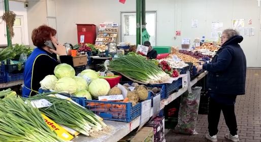 Tarabe pline, cumpărători puțini înainte de Paște