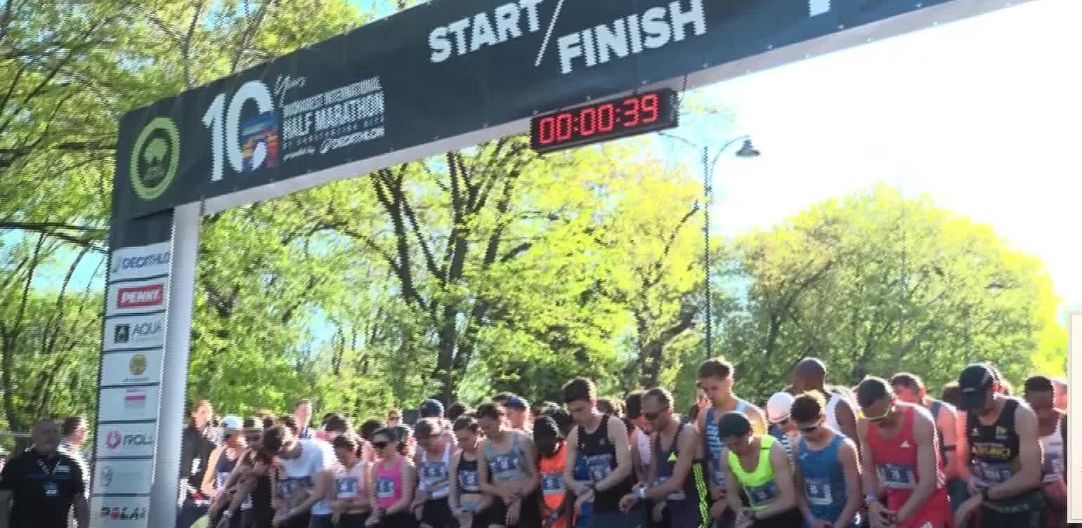 Semimaraton pe străzile Capitalei: cursă pentru sănătate și pentru a susține o cauză nobilă