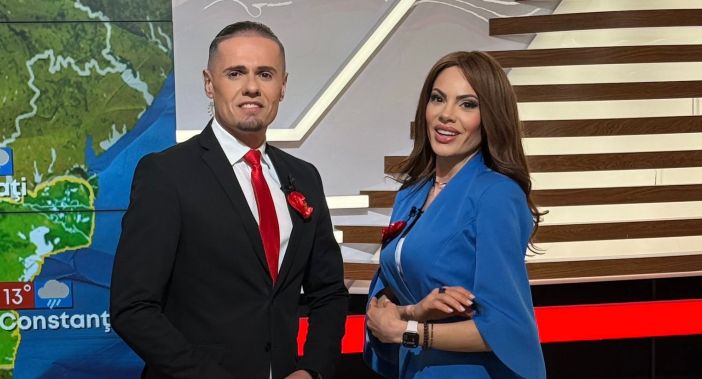 Ziua Veteranilor de Război. Prezentatorii TVR poartă bujorul românesc la rever, simbol al respectului și sacrificiului