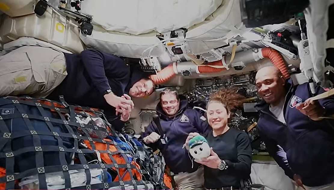 Artemis 2: ”Crede-ne, arăţi incredibil”. Primul mesaj transmis către întreaga planetă de echipajul misiunii