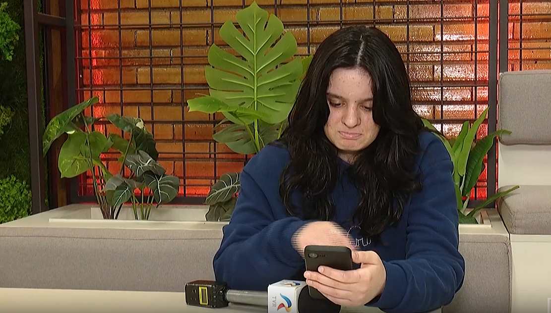 Românii, nemulţumiţi de interacţiunile cu roboţii din call center. Autoritățile au început deja să sancționeze companiile care îngreunează accesul la operatori umani