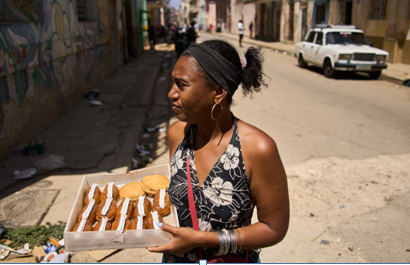 Povestea unei familii din Cuba rămasă fără mâncare după ce frigiderul s-a oprit din cauza penelor de curent. Strategia lui Trump și miza lui Marco Rubio