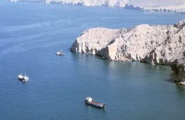 Analiză AP: În anii ’80, Statele Unite au protejat navele de Iran în Strâmtoarea Ormuz. În prezent, nu ar mai fi atât de ușor