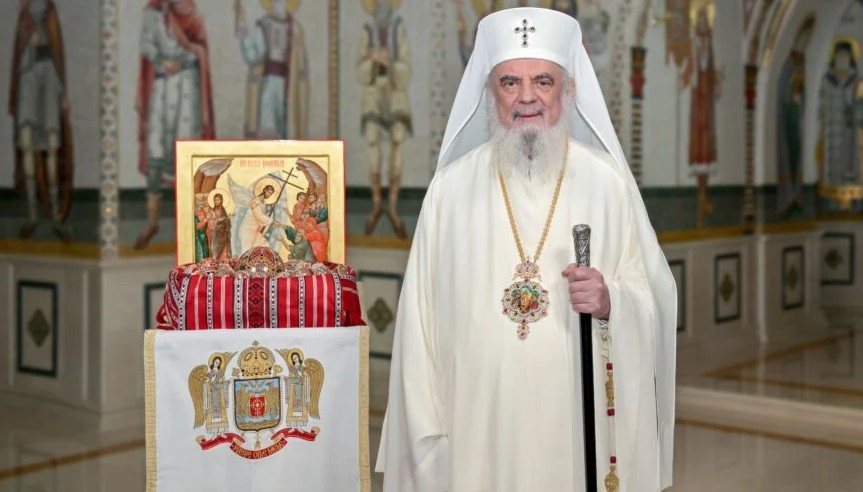 Patriarhul Daniel: Să arătăm bucuria Învierii şi să ne rugăm pentru pace în lume!