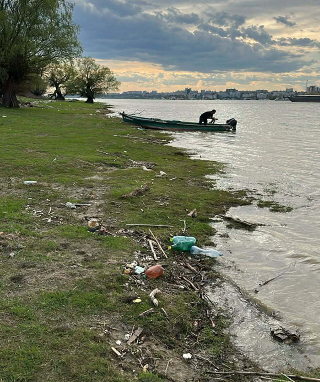 Investigație a TVR și a Televiziunii Naționale Bulgare: Invazia plasticului în fluviul Dunărea (PARTEA I)
