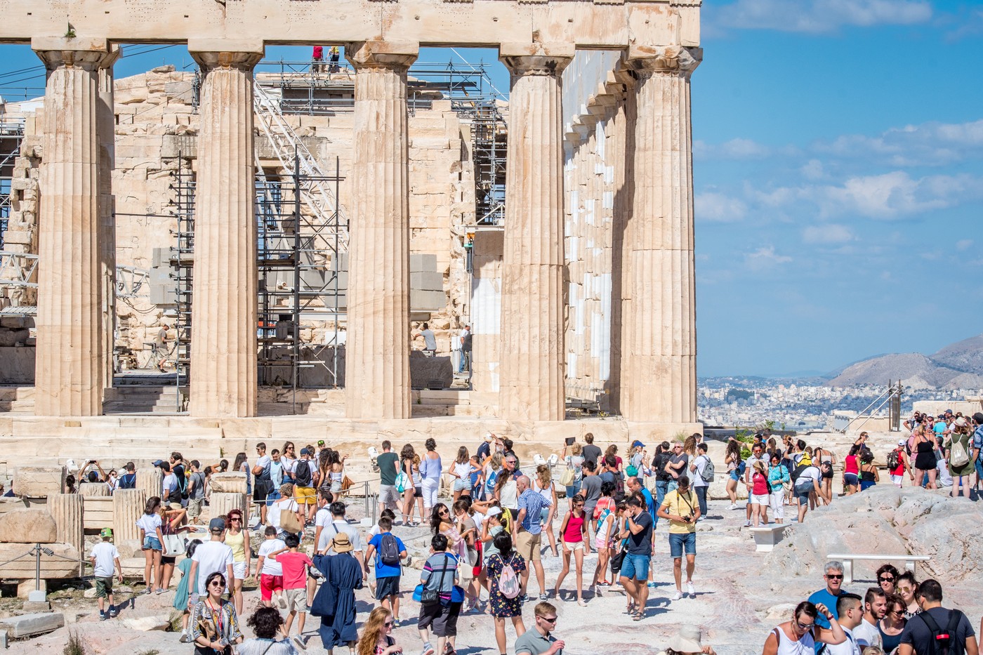 Capitala Greciei, ameninţată de supraturism. Primar: Atena nu poate funcționa ca un hotel gigantic. Noi restricţii şi reguli