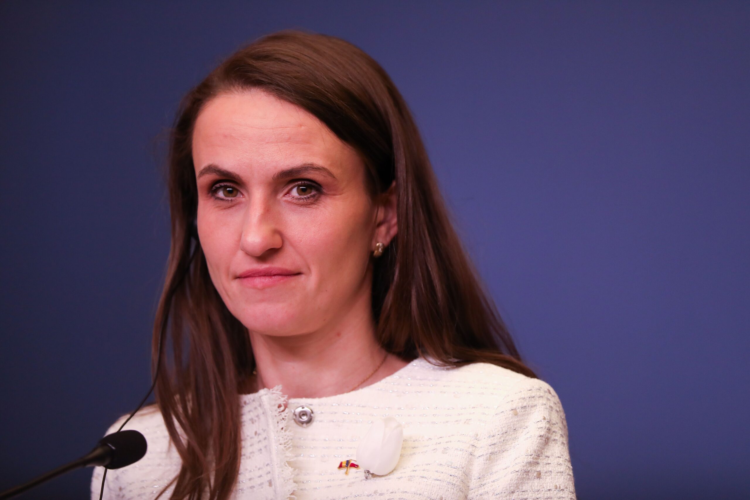 Oana Țoiu: Alegerile din mai 1990, mineriadele, vizita Regelui Mihai. Declasificăm peste 5.000 de dosare diplomatice
