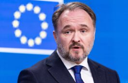 Prețul petrolului a scăzut pe piețele internaționale, bursele au înregistrat creșteri ușoare