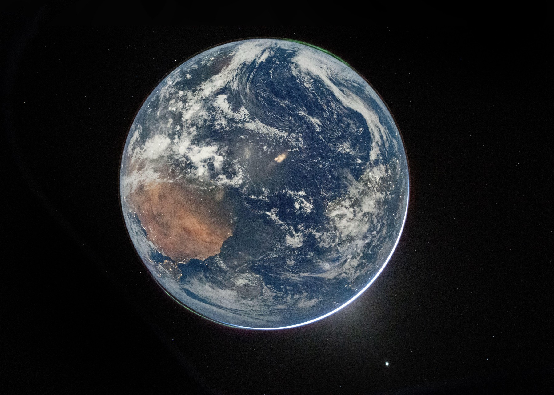 Artemis II. Imagini spectaculoase ale Pământului, realizate de echipajul misiunii