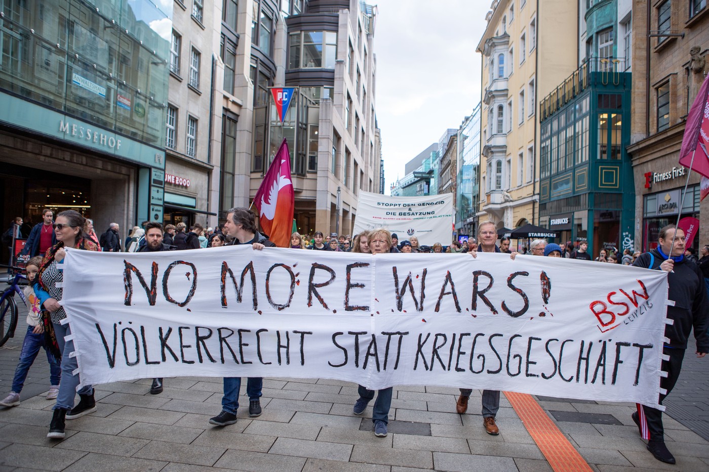 Controverse în Germania din cauza legii care obligă bărbații să aibă aprobarea armatei pentru șederi lungi în străinătate