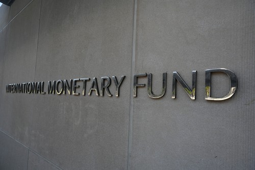 FMI a revizuit în scădere la 0,7% estimările privind avansul economiei românești în acest an