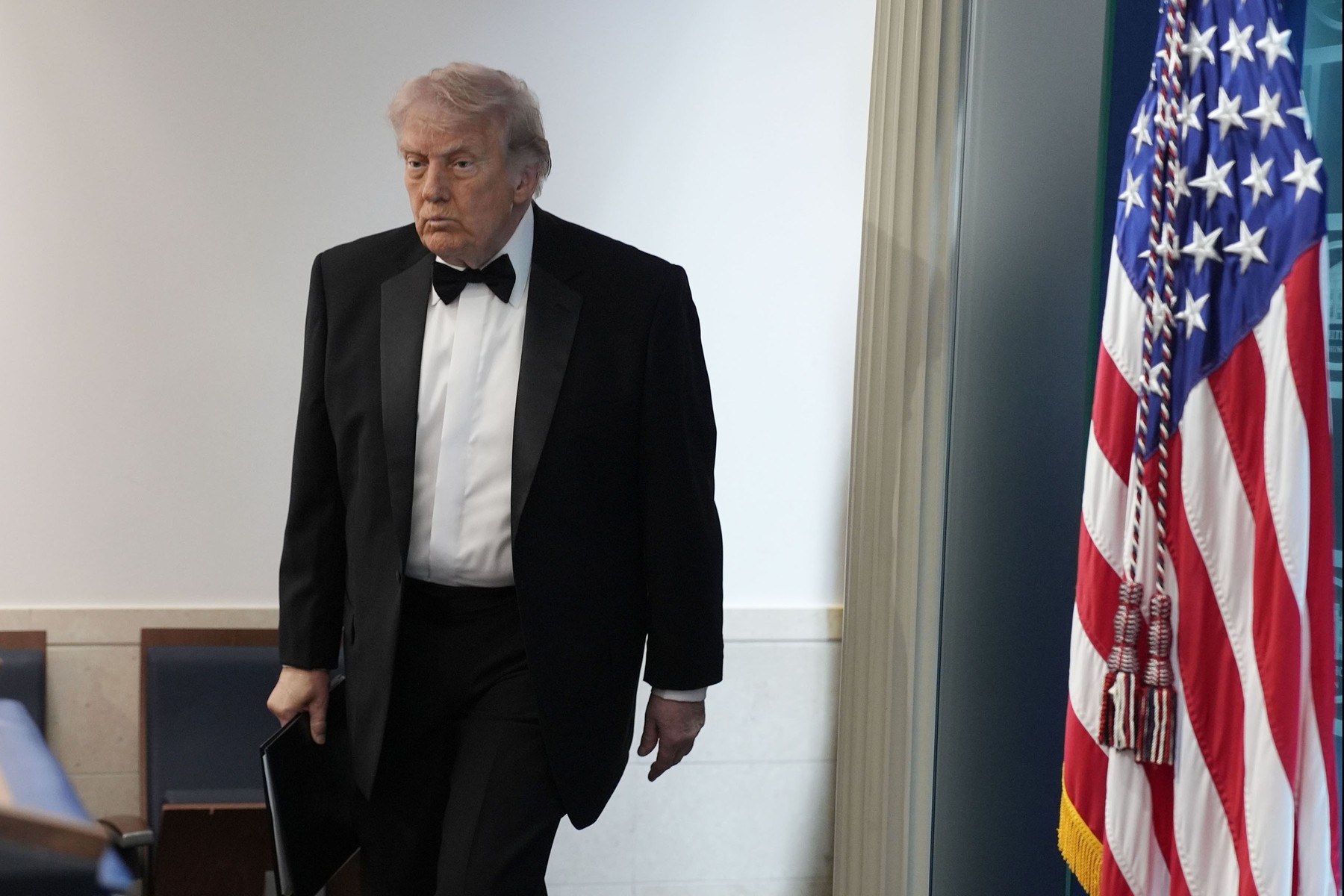 Atacul de la Washington | Donald Trump regândește aranjamentele de securitate publică. Atacatorul a transmis că nu așteaptă iertare. Ce spun experții