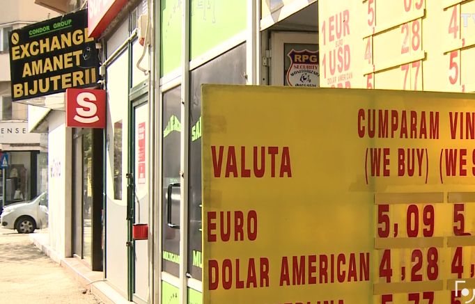 Criza politică lovește economia. Leul se depreciază, bursa scade,  investitorii devin tot mai prudenți