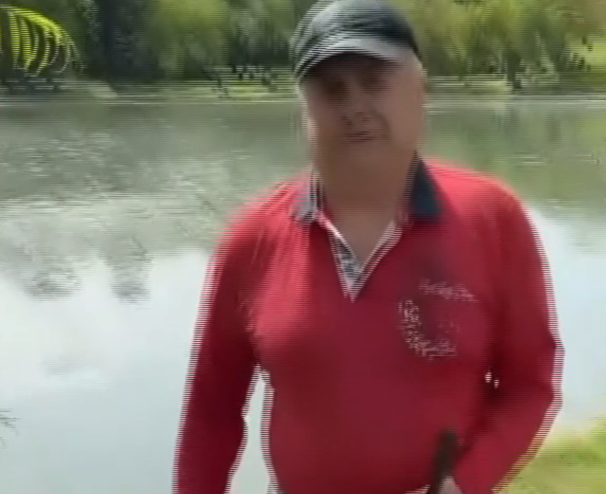 Scene șocante în București! Un câine de 7 luni, tras spre moarte în lac de propriul stăpân. Trecătorii au sunat disperați la 112
