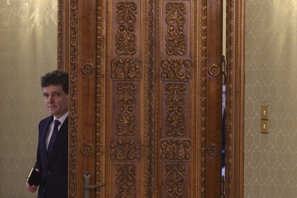 Săptămână decisivă pe scena politică. Nicușor Dan ar putea face nominalizarea pentru funcția de premier