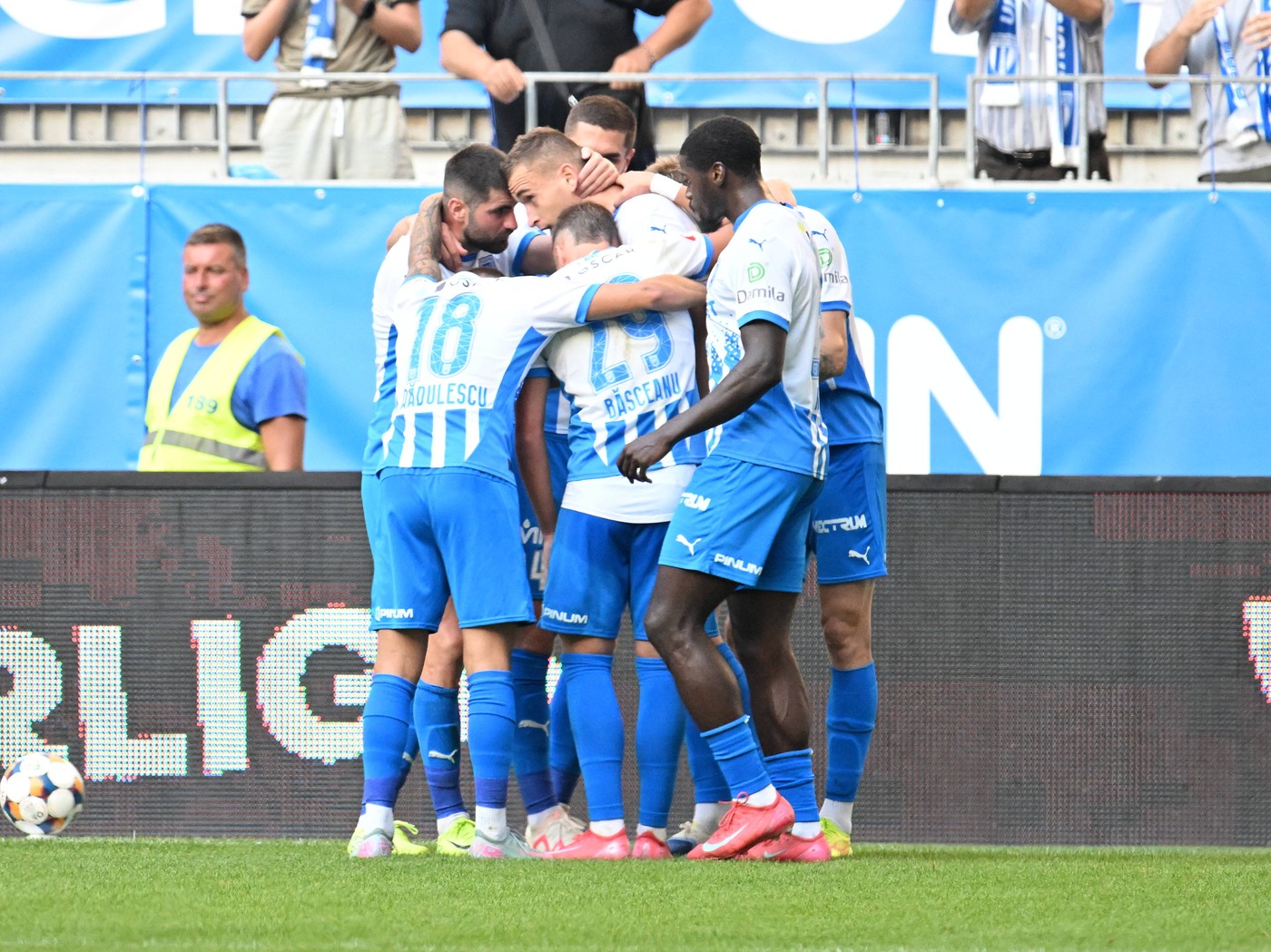 Superliga: ”U” Craiova – Dinamo 2-1, victorie uriașă pentru olteni în lupta la titlu